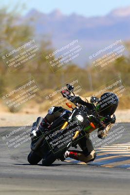 media/Mar-12-2022-SoCal Trackdays (Sat) [[152081554b]]/Turn 2 (1145am)/